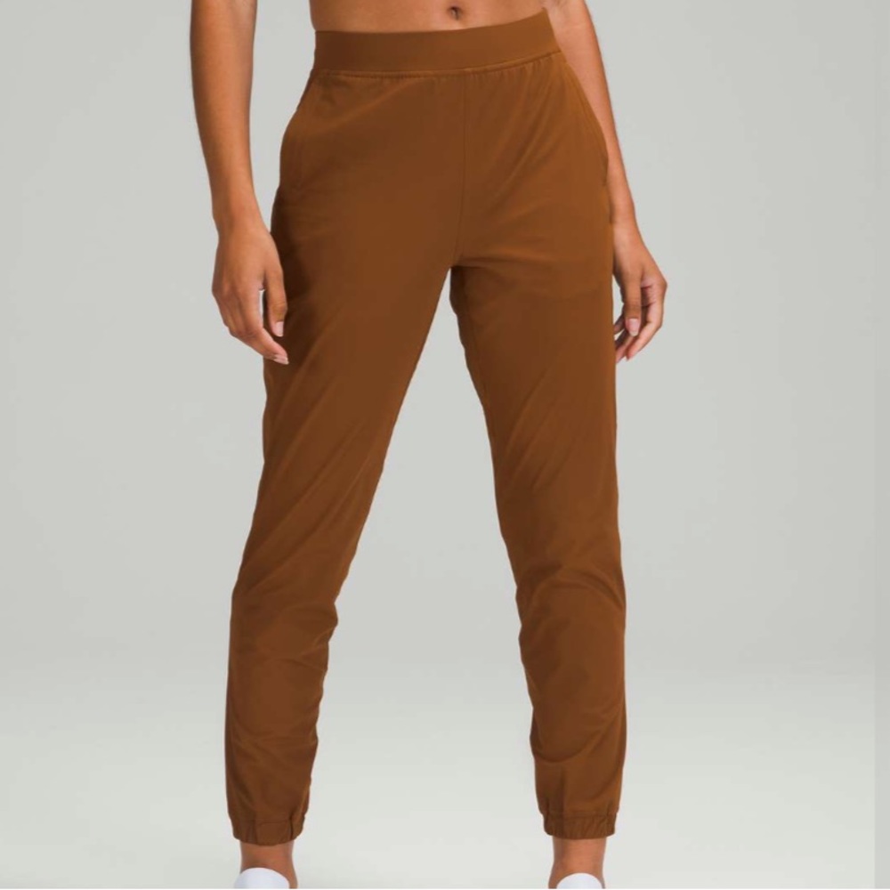 Lululemon Adapted State High-Rise Jogger *28"
Copper Brown
